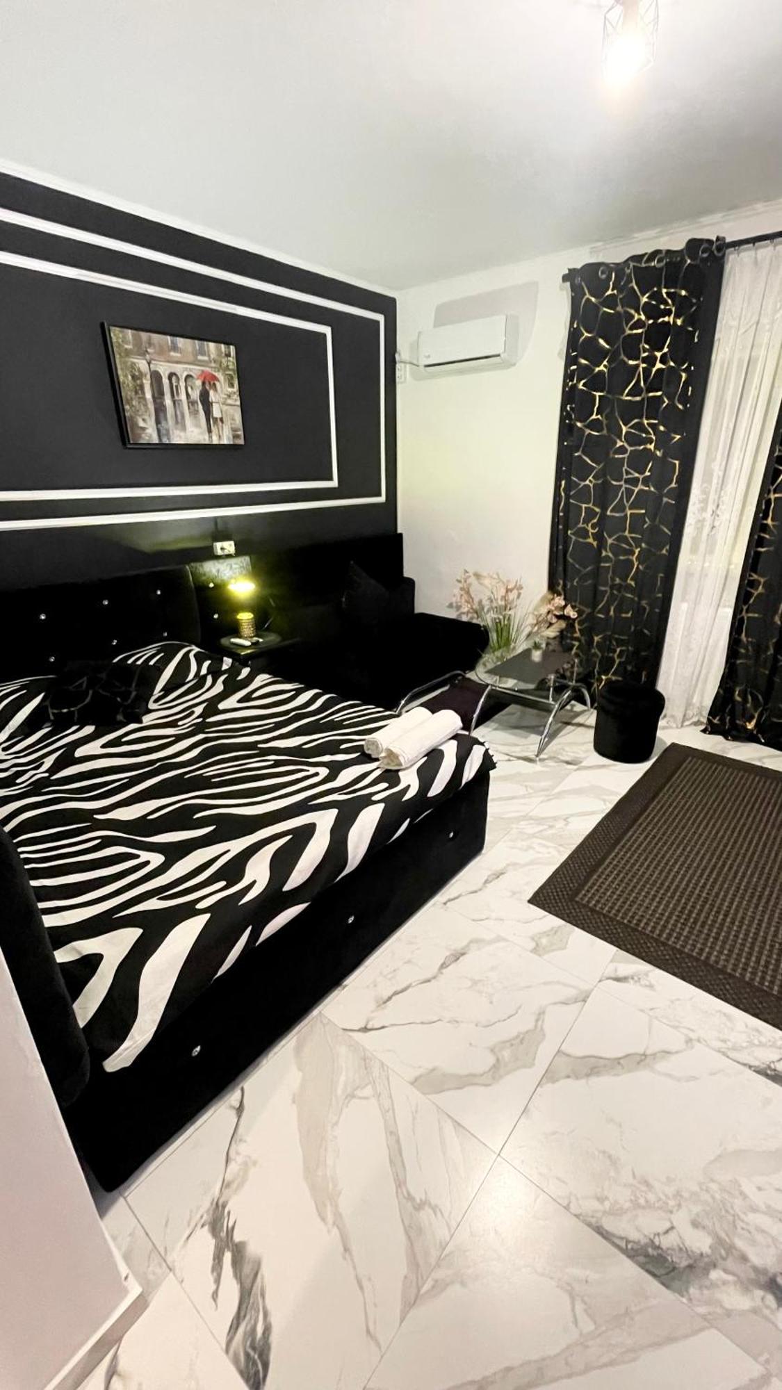 Vila Cris Apartments Нэводари Экстерьер фото