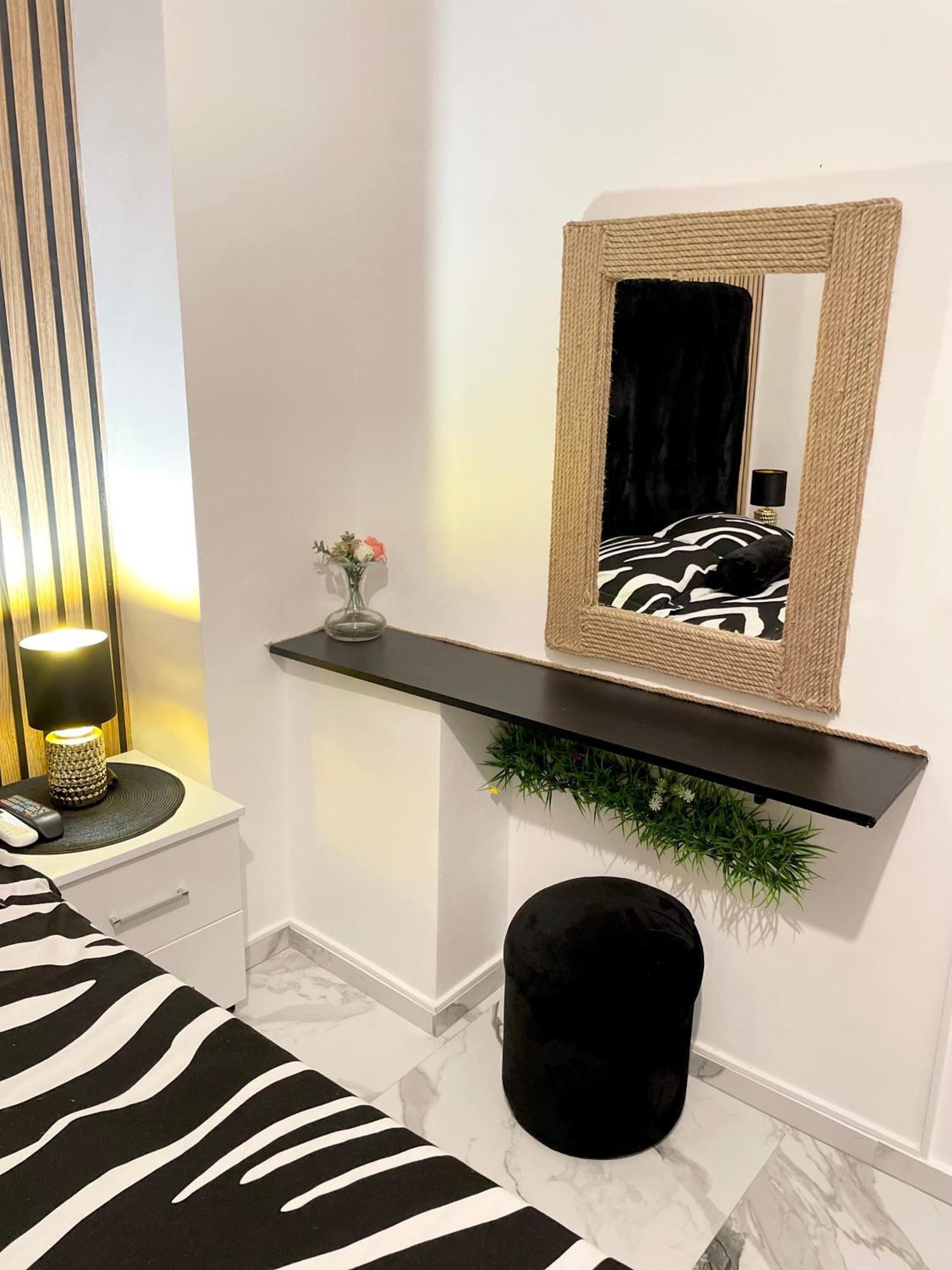 Vila Cris Apartments Нэводари Экстерьер фото